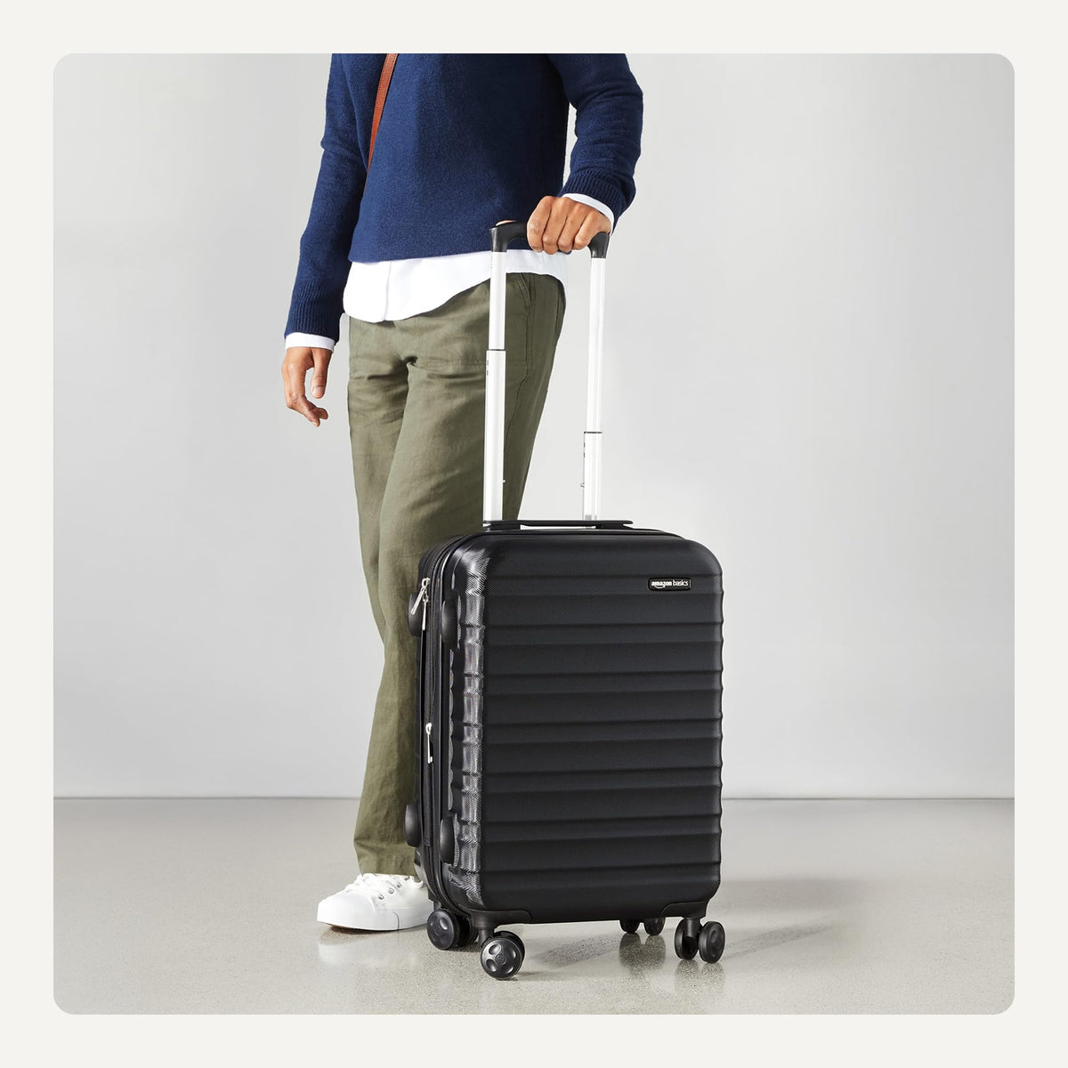 21" Black Hardside Carry-On Luggage with Spinner Wheels B373